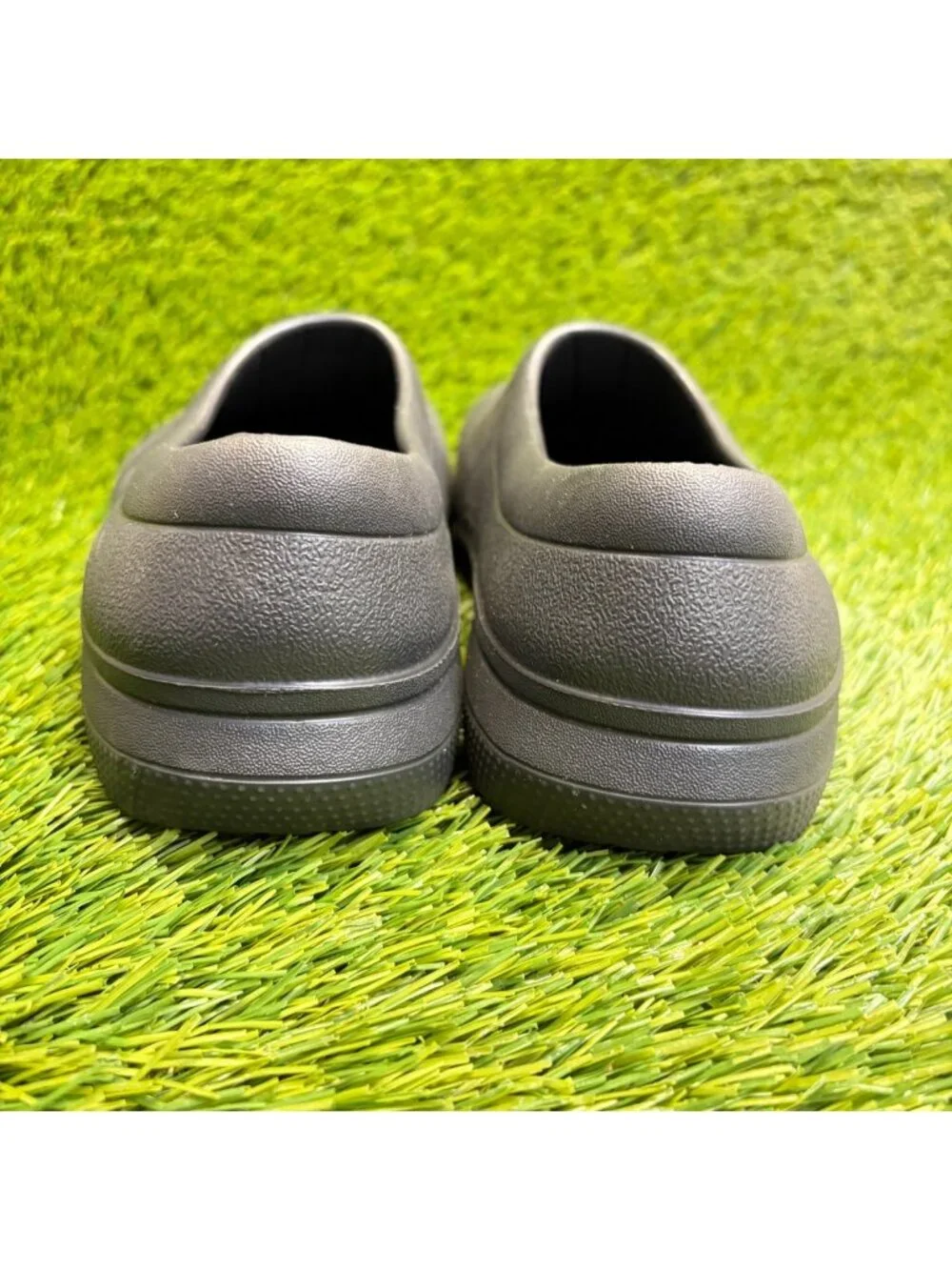Crocs On-The-Clock Womens Size 8 Black Slip Resistant Work Chef Nursing Clogs